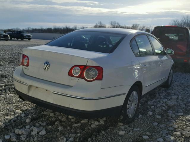 WVWJK73C17P071349 - 2007 VOLKSWAGEN PASSAT WHITE photo 4