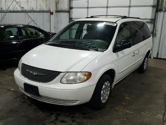 2C8GP44343R163569 - 2003 CHRYSLER TOWN & COU WHITE photo 2