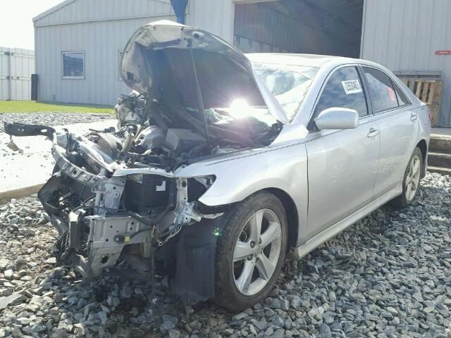 4T1BF3EKXBU228548 - 2011 TOYOTA CAMRY/SE/L SILVER photo 2