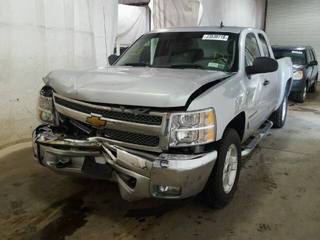 1GCRKSE7XDZ374412 - 2013 CHEVROLET SILVERADO SILVER photo 2