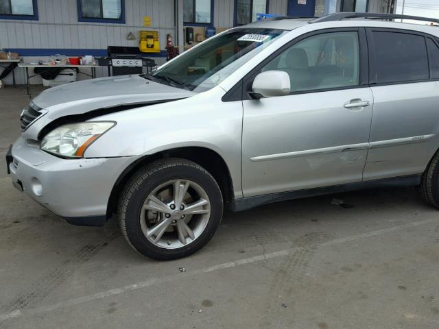 JTJGW31U172004716 - 2007 LEXUS RX 400H SILVER photo 9