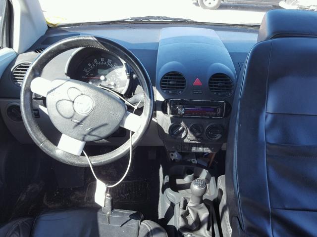 3VWCD31Y04M321804 - 2004 VOLKSWAGEN NEW BEETLE 蓝色 照片 9