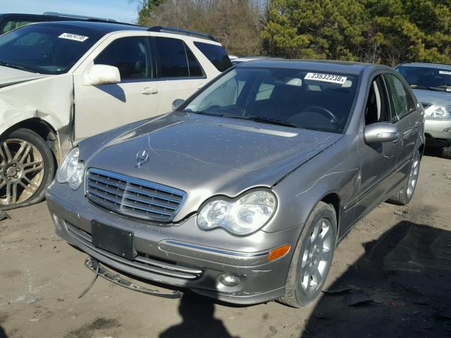 WDBRF92H76F812428 - 2006 MERCEDES-BENZ C GENERATI GRAY photo 2