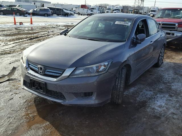 1HGCR6F53EA010632 - 2014 HONDA ACCORD HYB GRAY photo 2