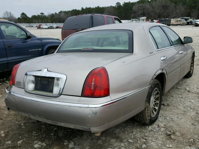 1LNHM82W92Y658858 - 2002 LINCOLN TOWN CAR S TAN photo 4