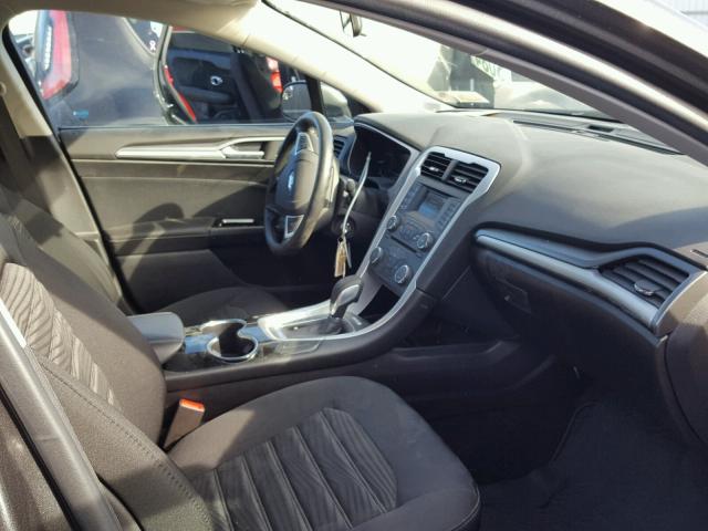 3FA6P0H79GR295087 - 2016 FORD FUSION SE GRAY photo 5