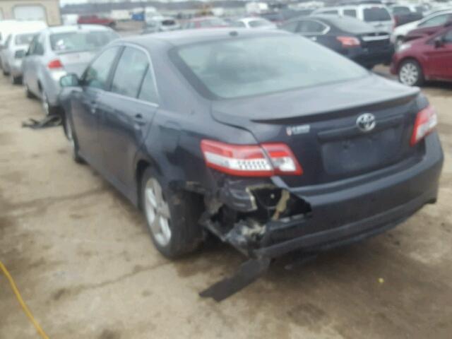 4T1BF3EKXBU179948 - 2011 TOYOTA CAMRY BASE GRAY photo 3