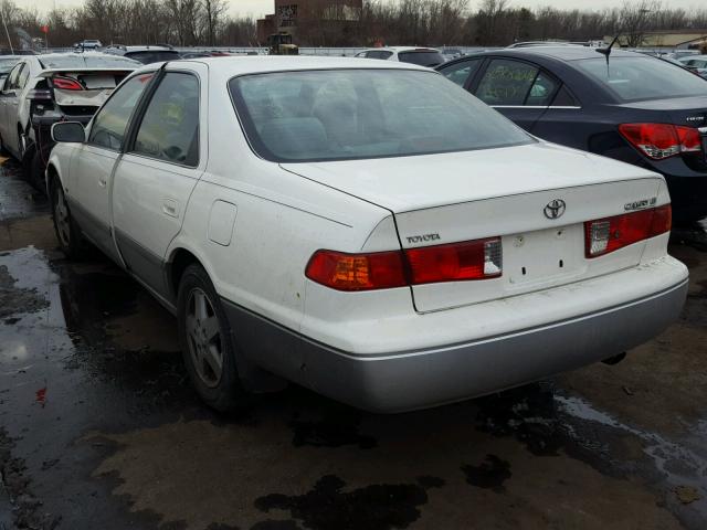 JT2BG22K010553367 - 2001 TOYOTA CAMRY CE WHITE photo 3