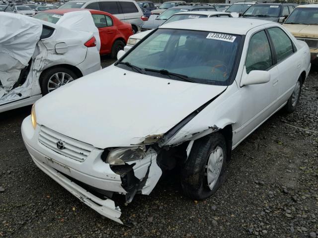 4T1BG22K4WU834333 - 1998 TOYOTA CAMRY CE WHITE photo 2