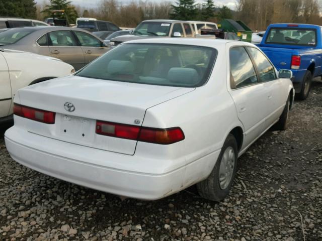 4T1BG22K4WU834333 - 1998 TOYOTA CAMRY CE WHITE photo 4