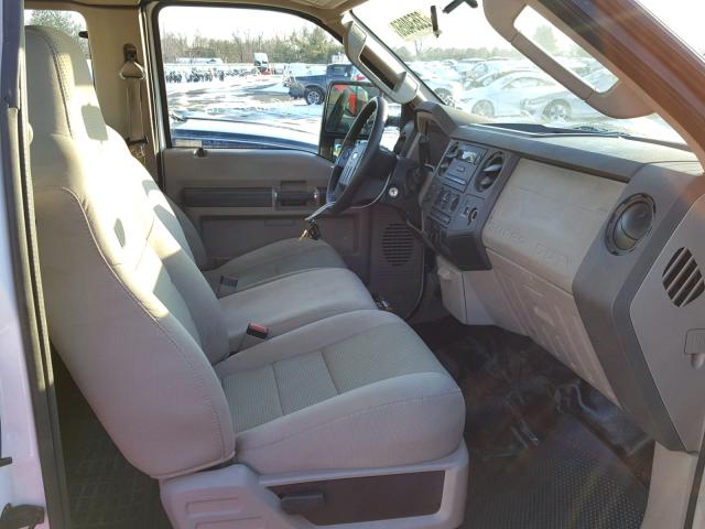 1FTSX21578EC55771 - 2008 FORD F250 SUPER WHITE photo 5