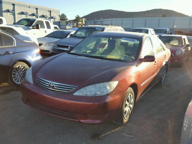 4T1BE32K75U406055 - 2005 TOYOTA CAMRY LE RED photo 2