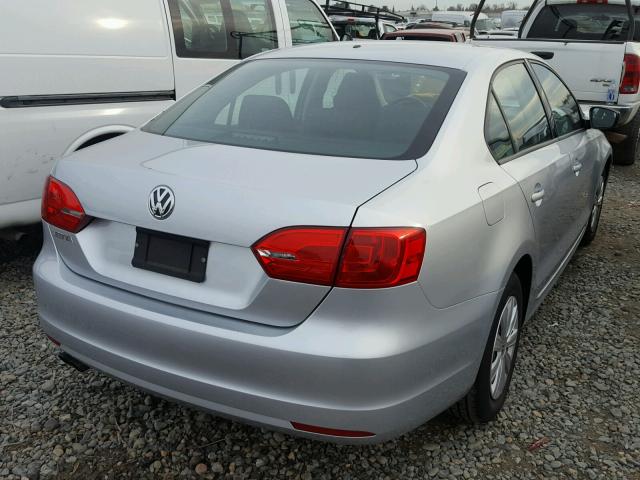 3VW2K7AJ0DM211203 - 2013 VOLKSWAGEN JETTA BASE 银色 照片 4