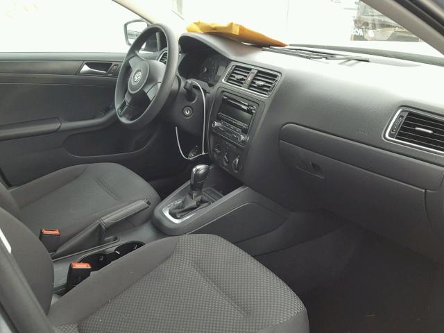 3VW2K7AJ0DM211203 - 2013 VOLKSWAGEN JETTA BASE 银色 照片 5