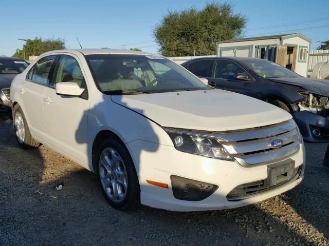 3FAHP0HA0BR237396 - 2011 FORD FUSION SE WHITE photo 1