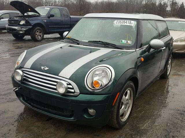 WMWML33539TP98973 - 2009 MINI COOPER CLU GREEN photo 2