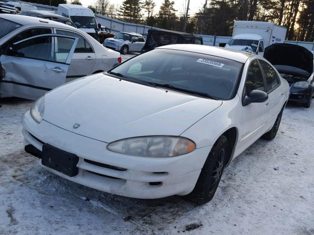 2B3HD46R2YH366409 - 2000 DODGE INTREPID WHITE photo 2