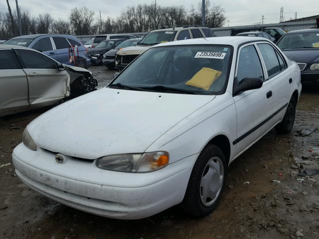 1Y1SK5281WZ431319 - 1998 CHEVROLET GEO PRIZM WHITE photo 2