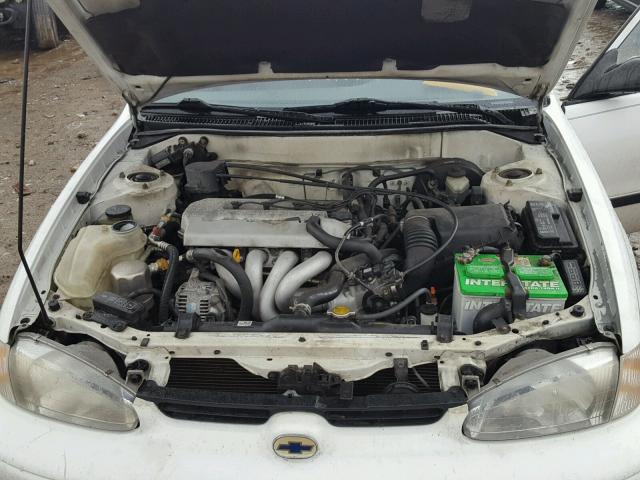 1Y1SK5281WZ431319 - 1998 CHEVROLET GEO PRIZM WHITE photo 7