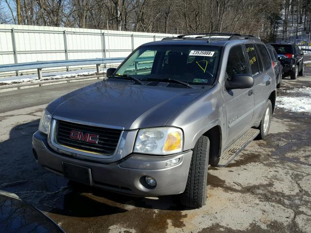 1GKDT13S562208842 - 2006 GMC ENVOY GRAY photo 2