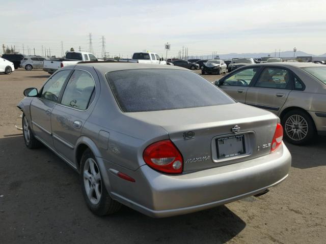 JN1CA31D51T827332 - 2001 NISSAN MAXIMA GXE SILVER photo 3