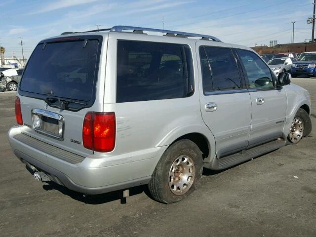 5LMRU27L4WLJ39264 - 1998 LINCOLN NAVIGATOR ვერცხლისფერი ფოტო 4