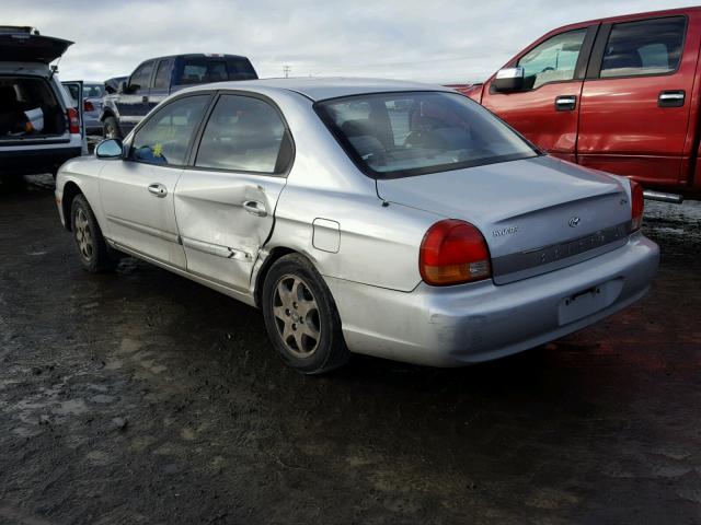 KMHWF35V7YA305866 - 2000 HYUNDAI SONATA GLS SILVER photo 3