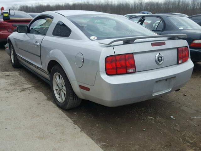 1ZVFT80N765179206 - 2006 FORD MUSTANG SILVER photo 3