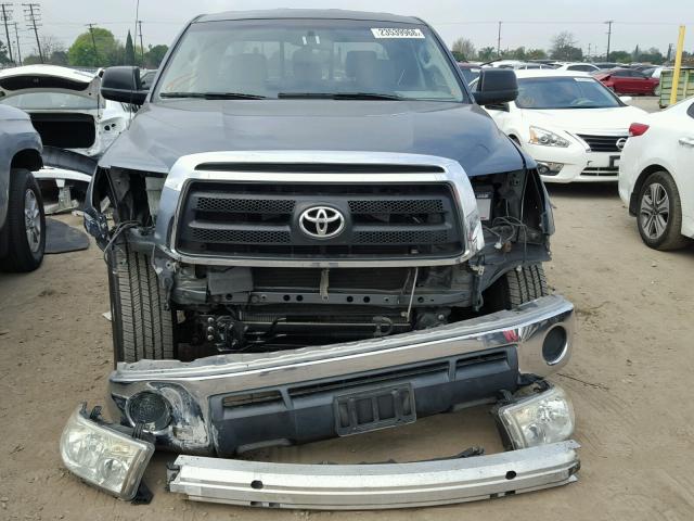 5TFRY5F11AX084299 - 2010 TOYOTA TUNDRA DOU BLUE photo 9