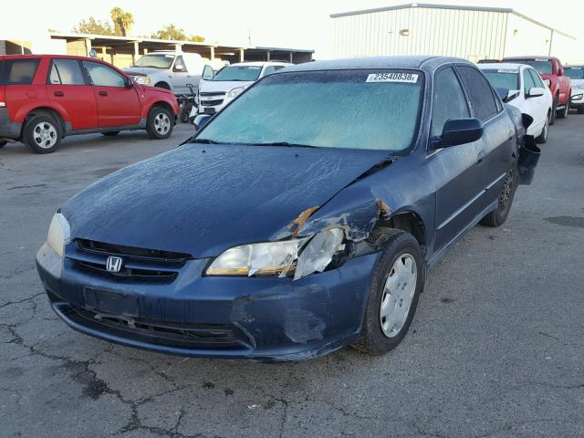 1HGCG5641YA027943 - 2000 HONDA ACCORD LX BLUE photo 2