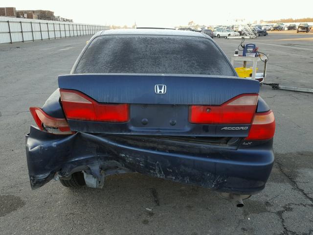 1HGCG5641YA027943 - 2000 HONDA ACCORD LX BLUE photo 9