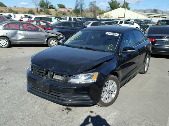 3VWD67AJ5GM417909 - 2016 VOLKSWAGEN JETTA SE BLACK photo 2