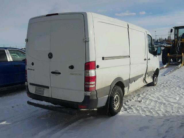 WD3BE7CC4C5699045 - 2012 MERCEDES-BENZ SPRINTER 2 WHITE photo 4