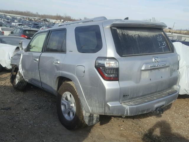 JTEBU5JR2G5293013 - 2016 TOYOTA 4RUNNER SR SILVER photo 3