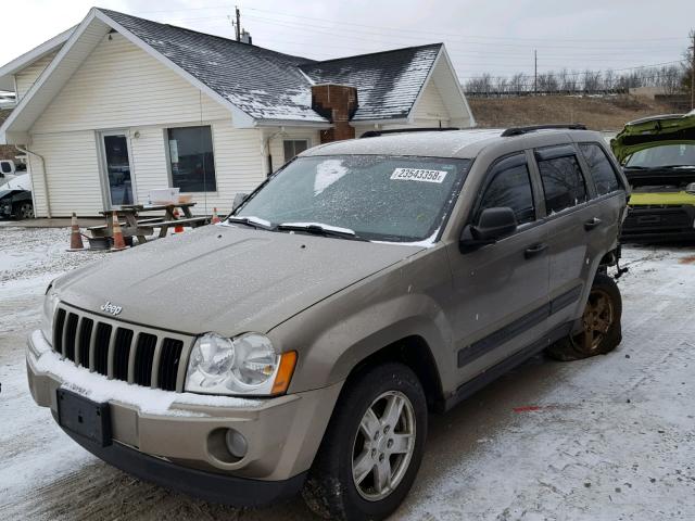 1J4GR48K46C194602 - 2006 JEEP GRAND CHER BEIGE photo 2