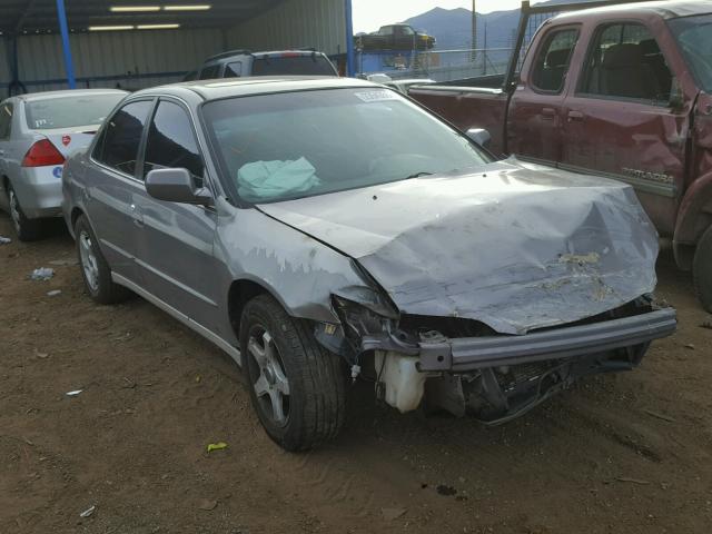 1HGCG1657YA098579 - 2000 HONDA ACCORD EX SILVER photo 1