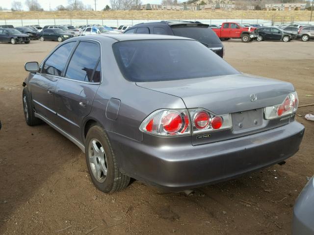 1HGCG1657YA098579 - 2000 HONDA ACCORD EX SILVER photo 3