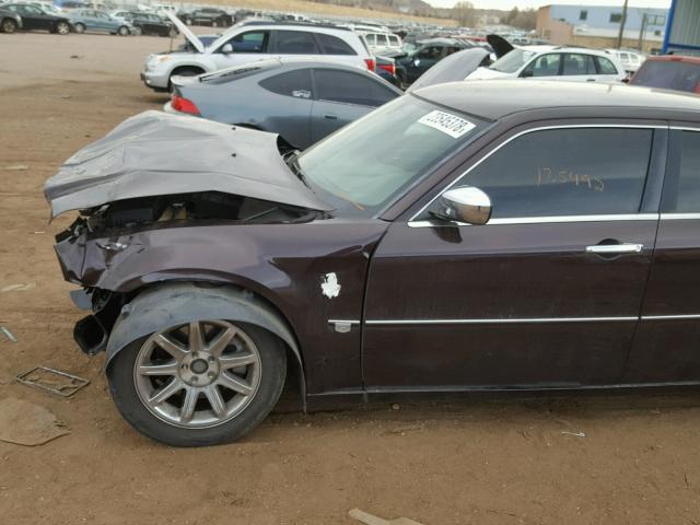 2C3JA63H95H522980 - 2005 CHRYSLER 300C MAROON photo 9