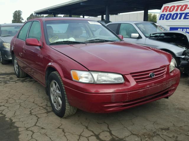 JT2BF28K0W0115062 - 1998 TOYOTA CAMRY LE RED photo 1