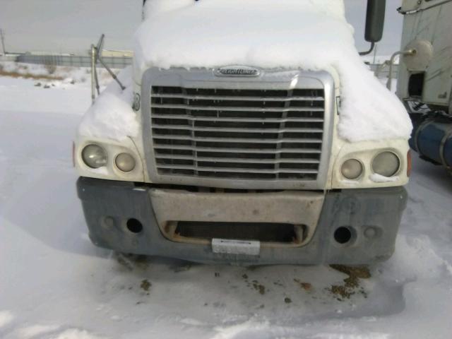 1FUJBBCK36LW09011 - 2006 FREIGHTLINER CONVENTION WHITE photo 7