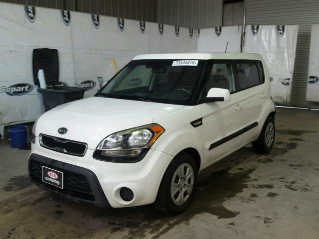 KNDJT2A56C7446960 - 2012 KIA SOUL WHITE photo 2