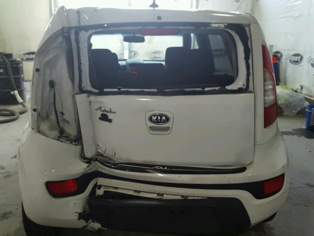 KNDJT2A56C7446960 - 2012 KIA SOUL WHITE photo 9