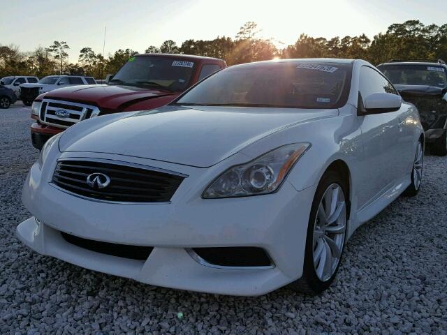 JN1CV6EK7AM105062 - 2010 INFINITI G37 BASE WHITE photo 2