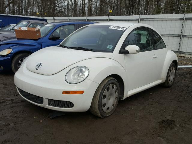 3VWPW3AG7AM011146 - 2010 VOLKSWAGEN NEW BEETLE WHITE photo 2