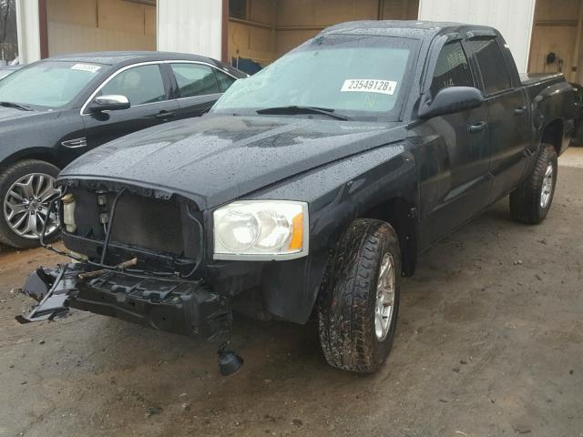 1D7HE48K17S180997 - 2007 DODGE DAKOTA QUA BLACK photo 2