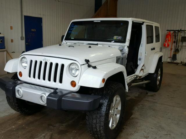 1C4BJWEG8CL176523 - 2012 JEEP WRANGLER U WHITE photo 2