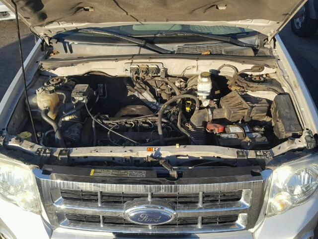 1FMCU03Z78KC80006 - 2008 FORD ESCAPE XLT SILVER photo 7