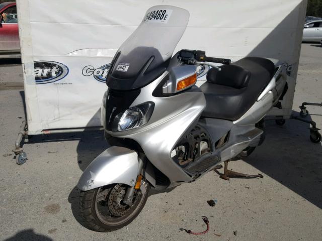 JS1CP51A432100814 - 2003 SUZUKI AN650 K3 SILVER photo 2