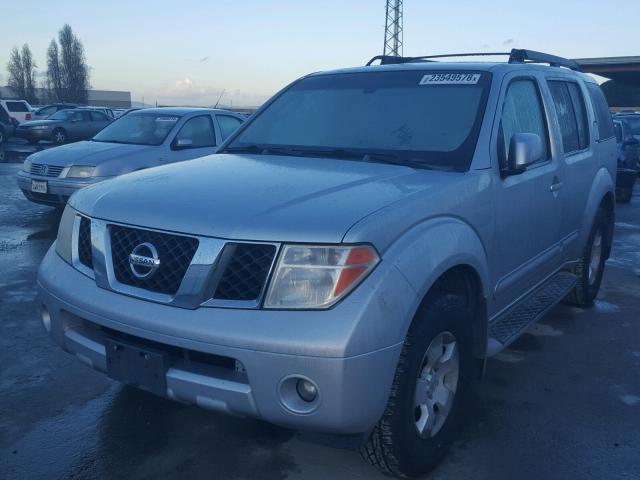 5N1AR18WX5C772872 - 2005 NISSAN PATHFINDER SILVER photo 2