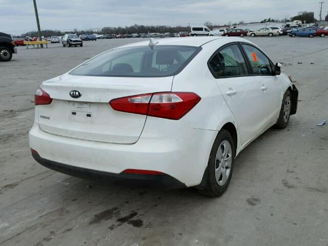 KNAFK4A66G5618867 - 2016 KIA FORTE LX WHITE photo 4